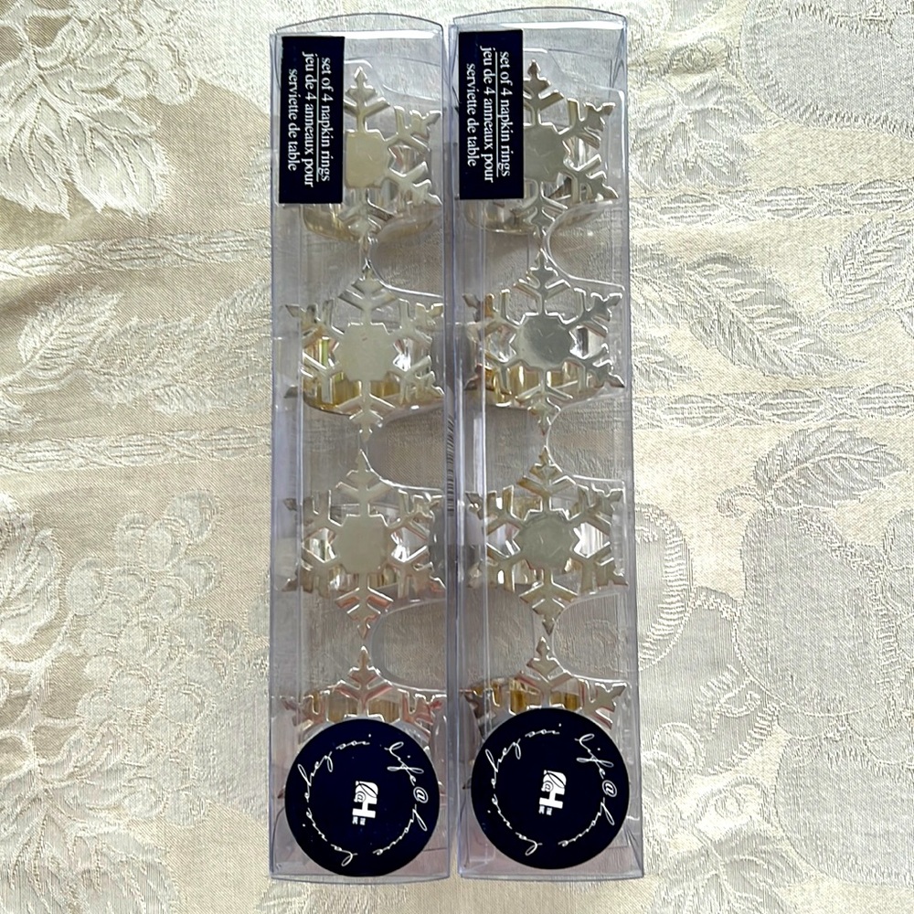 Silver napkins rings